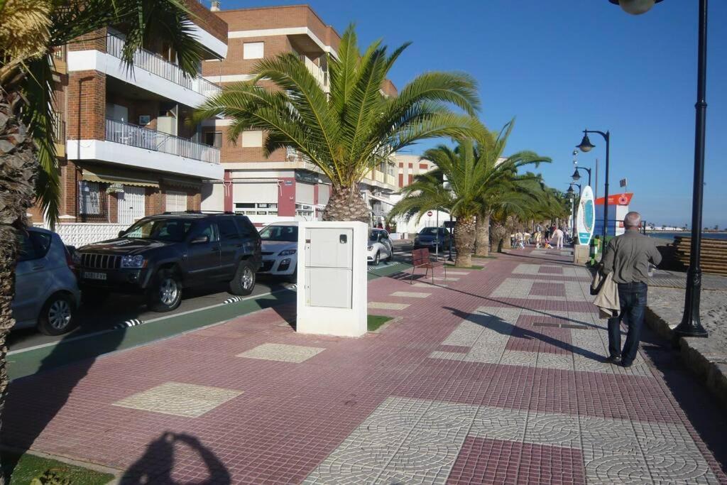 Piso En Primera Linea Con Wifi Y Vistas Al Mar โลปากัน ภายนอก รูปภาพ