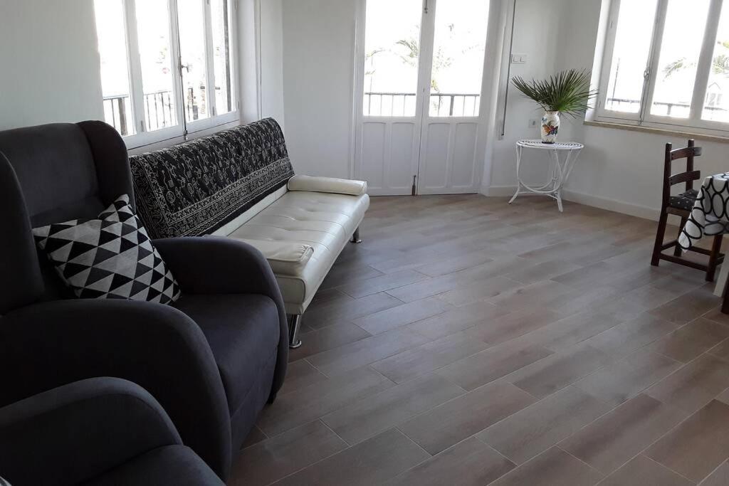 Piso En Primera Linea Con Wifi Y Vistas Al Mar โลปากัน ภายนอก รูปภาพ