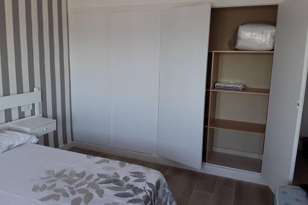 Piso En Primera Linea Con Wifi Y Vistas Al Mar โลปากัน ภายนอก รูปภาพ